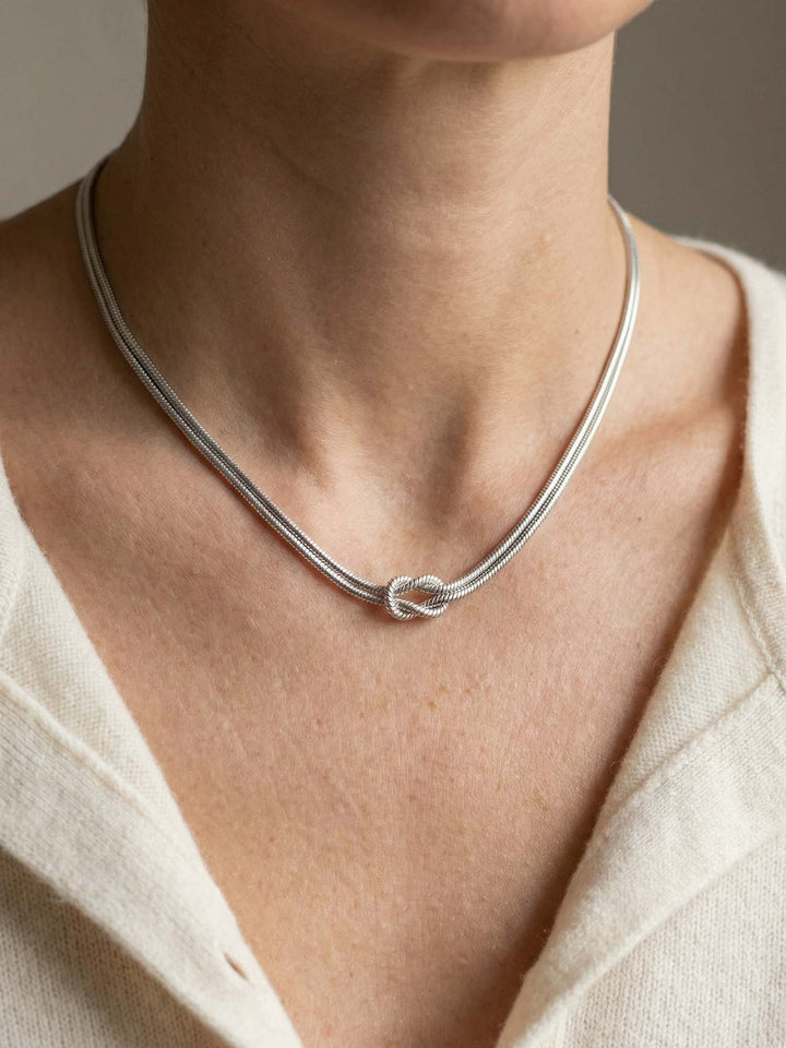 Nodo d’amore — collana con nodo